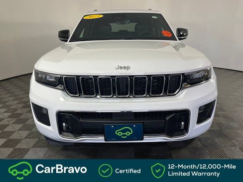 Used 2023 Jeep Grand Cherokee Overland w/ Luxury Tech Group IV AWD/4WD image 16