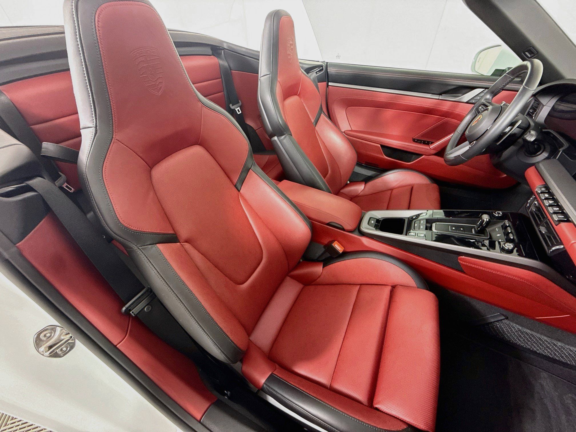 Certified 2025 Porsche 911 Carrera RWD image 26