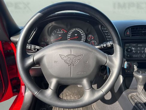 Used 1998 Chevrolet Corvette Coupe w/ Roof Pkg RWD image 10