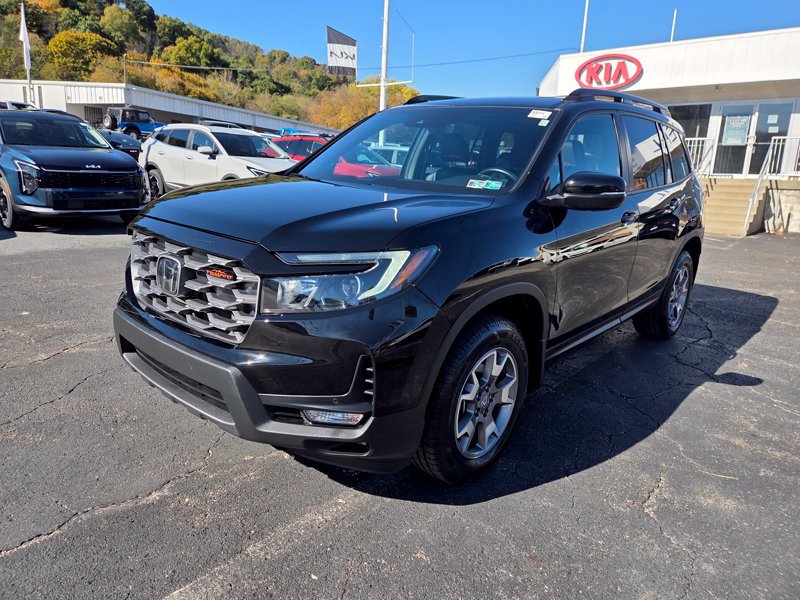 Used 2023 Honda Passport TrailSport image 3