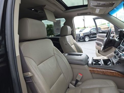 Used 2017 Chevrolet Suburban Premier AWD/4WD image 59
