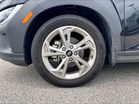 Used 2023 Hyundai Kona SEL w/ Cargo Package FWD image 4