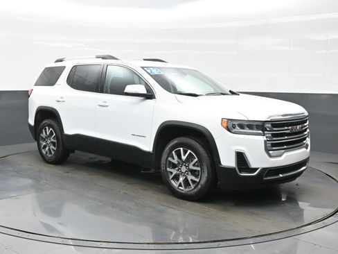 Used 2023 GMC Acadia SLE w/ Driver Convenience Package FWD image 11