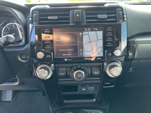 Used 2024 Toyota 4Runner TRD Off-Road Premium AWD/4WD image 20