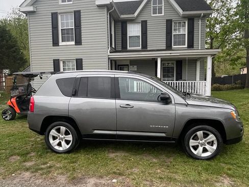 Used 2011 Jeep Compass 4WD image 3