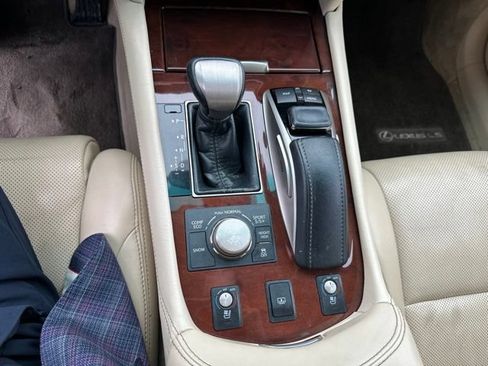 Used 2017 Lexus LS 460 L RWD image 20