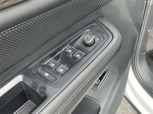 New 2025 Volkswagen Atlas SEL image 23