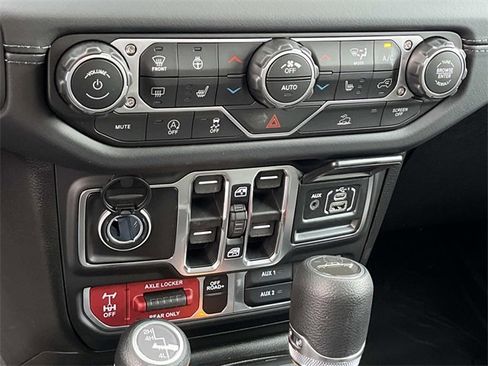 New 2026 Jeep Gladiator Mojave image 24