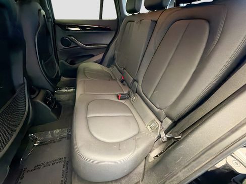 Used 2021 BMW X1 sDrive28i image 11