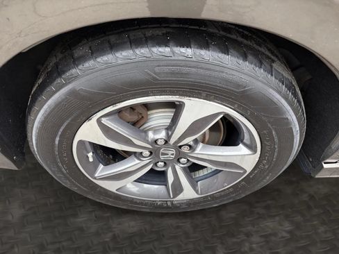 Used 2018 Honda Odyssey Touring image 43
