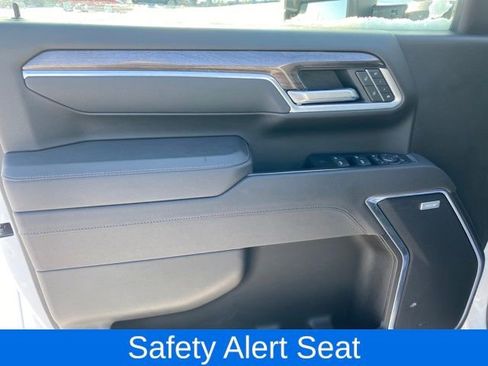 Certified 2025 Chevrolet Silverado 2500 LTZ w/ LTZ Premium Package image 17