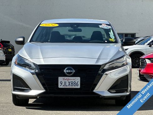 Used 2024 Nissan Altima 2.5 SV FWD image 11