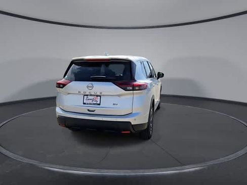 Used 2024 Nissan Rogue SV FWD image 7