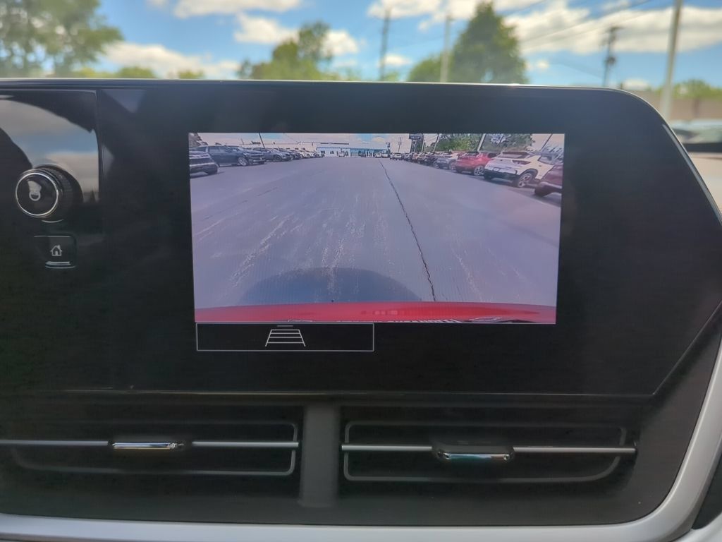 Certified 2024 Chevrolet Trax RS w/ Driver Confidence Package FWD image 23