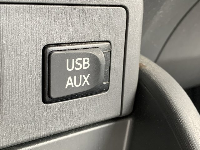 Used 2013 Toyota Prius V Five FWD image 29