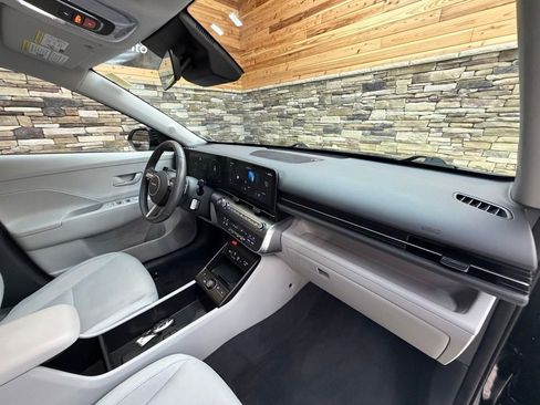 Used 2024 Hyundai Kona SEL w/ Convenience Package image 13