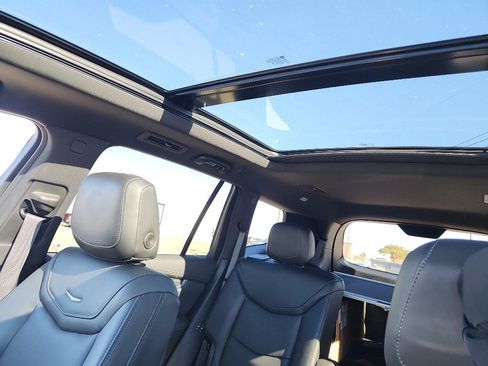 Used 2024 Cadillac XT6 Sport image 27