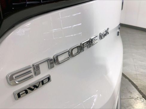Used 2025 Buick Encore GX Preferred AWD/4WD image 8