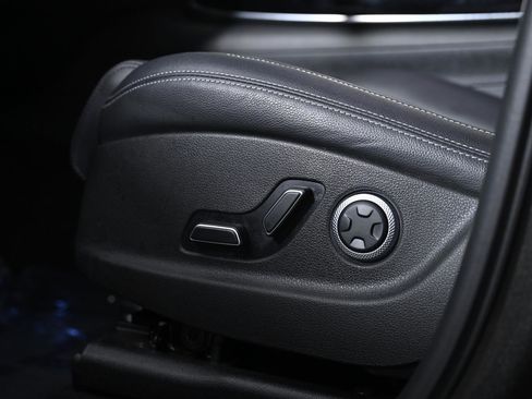 Used 2025 Genesis GV70 2.5T image 28