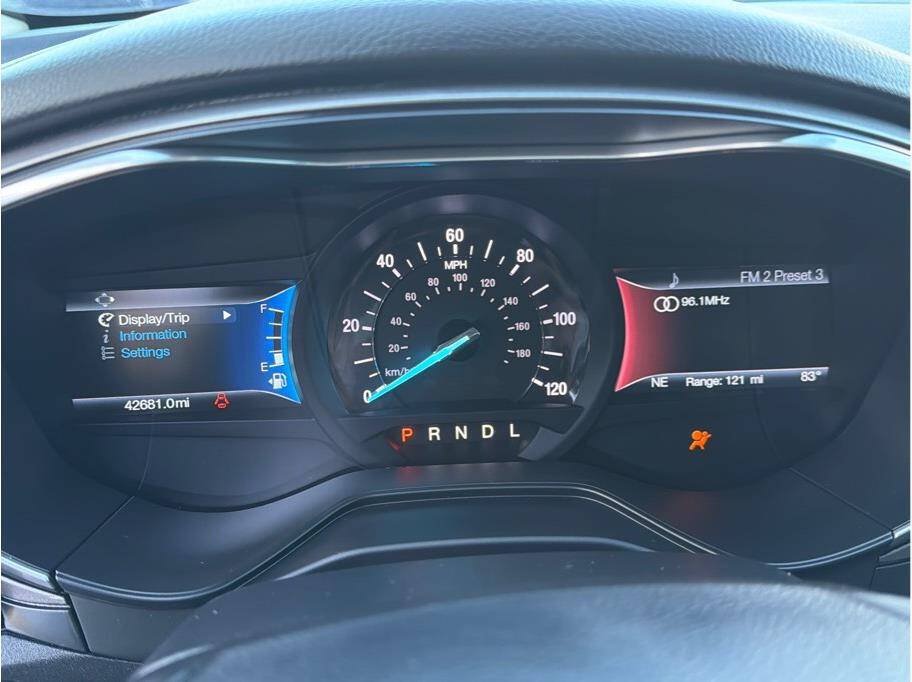Used 2020 Ford Fusion SE FWD image 10