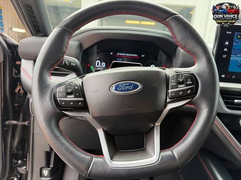 Used 2025 Ford Explorer ST-Line w/ ST-Line Street Pack AWD/4WD image 15