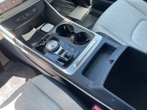 New 2026 Kia Carnival EX FWD image 9
