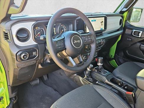 Used 2025 Jeep Wrangler Sport AWD/4WD image 10