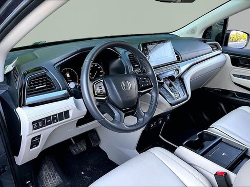 Used 2025 Honda Odyssey Touring image 14
