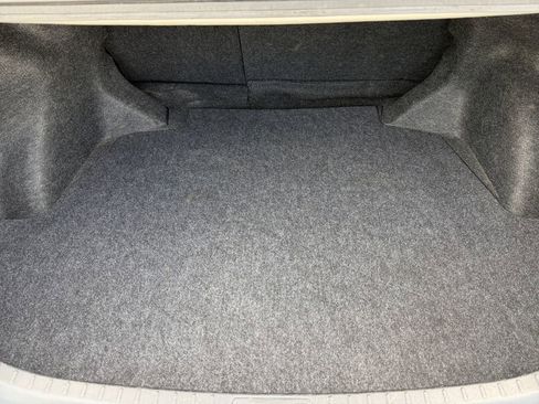 Used 2018 Toyota Corolla L FWD image 21