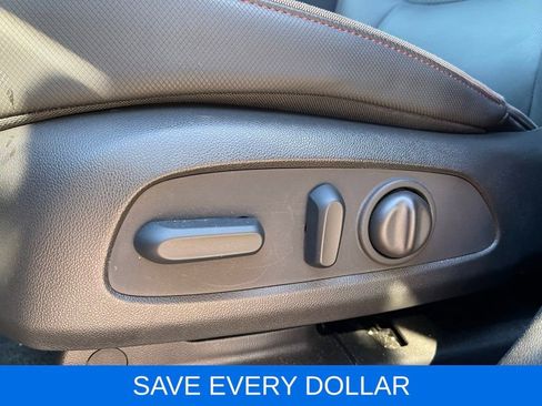 Used 2023 Chevrolet TrailBlazer RS FWD image 21