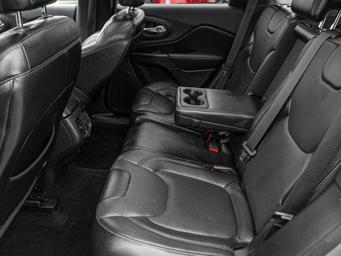 Used 2014 Jeep Cherokee Limited w/ Technology Group AWD/4WD image 29