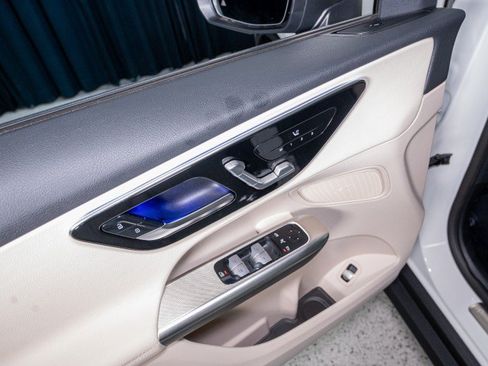New 2026 Mercedes-Benz GLC 300 4MATIC image 11