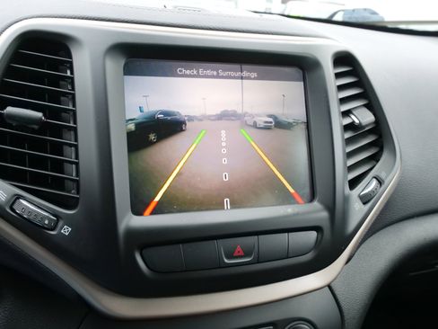 Used 2014 Jeep Cherokee Limited image 26