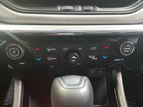 Certified 2022 Jeep Compass Limited w/ Sun and Sound Group image 21