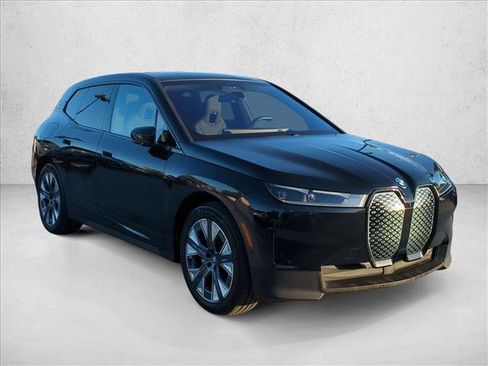 Used 2024 BMW iX xDrive50 w/ Premium Package AWD/4WD image 3