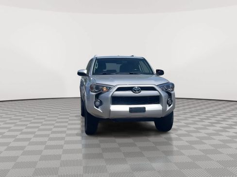 Used 2014 Toyota 4Runner SR5 AWD/4WD image 3