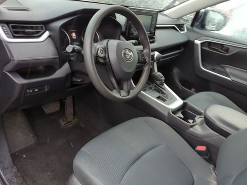 Used 2021 Toyota RAV4 LE AWD/4WD image 7