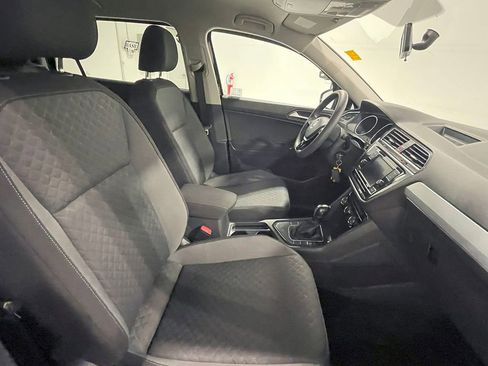 Used 2018 Volkswagen Tiguan S image 25
