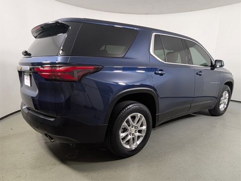 Used 2022 Chevrolet Traverse LS image 7