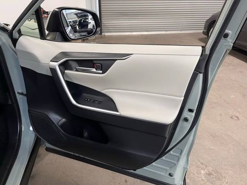 Used 2019 Toyota RAV4 XLE Premium w/ Carpet Mat Package image 13