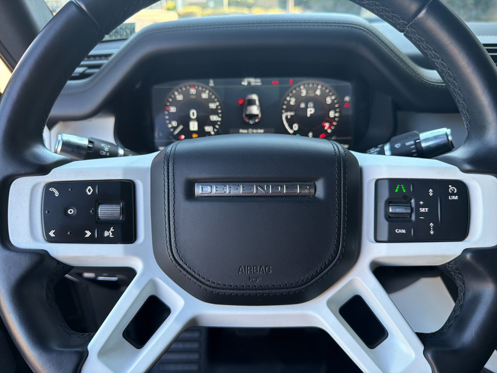 Used 2022 Land Rover Defender 110 X-Dynamic HSE AWD/4WD image 27