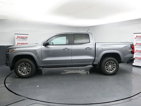 Used 2023 Chevrolet Colorado LT w/ LT Convenience Package II AWD/4WD image 5