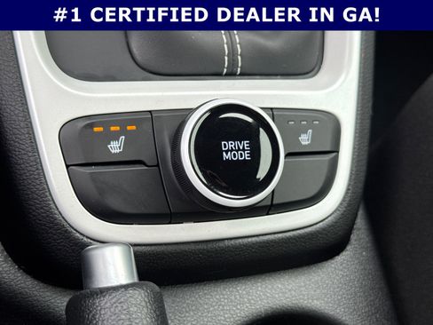 Certified 2025 Hyundai Venue Limited image 34