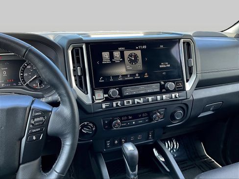 Used 2025 Nissan Frontier SV w/ SV Convenience Package AWD/4WD image 13