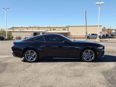 Used 2024 Ford Mustang GT Premium image 7