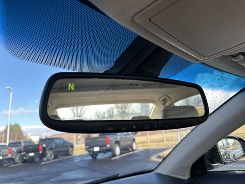 Used 2011 Toyota Avalon Limited image 26