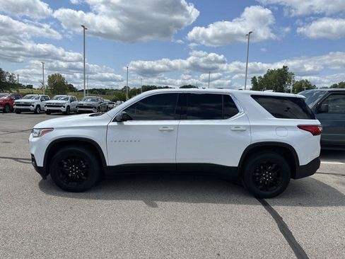 Used 2019 Chevrolet Traverse LS FWD image 2