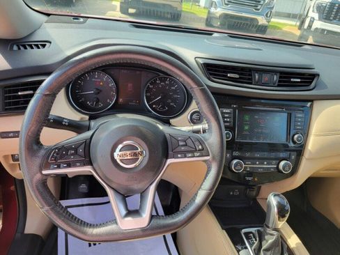 Used 2018 Nissan Rogue SL w/ Premium Package FWD image 11