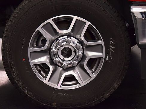 Used 2024 Ford F350 Lariat image 11