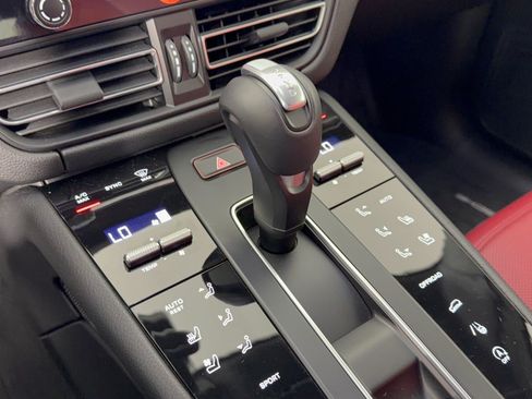 Certified 2026 Porsche Macan AWD/4WD image 21